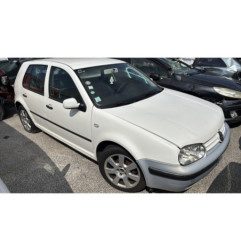 Attache ceinture avant gauche VOLKSWAGEN GOLF 4