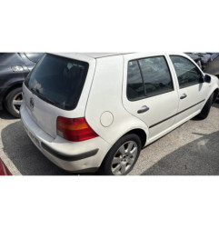 Attache ceinture avant gauche VOLKSWAGEN GOLF 4
