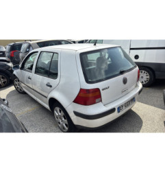 Attache ceinture avant gauche VOLKSWAGEN GOLF 4