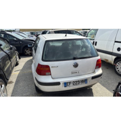 Attache ceinture avant gauche VOLKSWAGEN GOLF 4