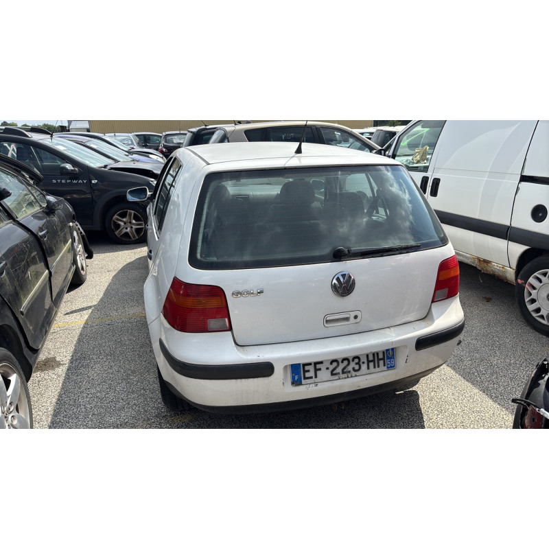 Attache ceinture avant gauche VOLKSWAGEN GOLF 4 Photo n°8