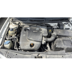 Attache ceinture avant gauche VOLKSWAGEN GOLF 4