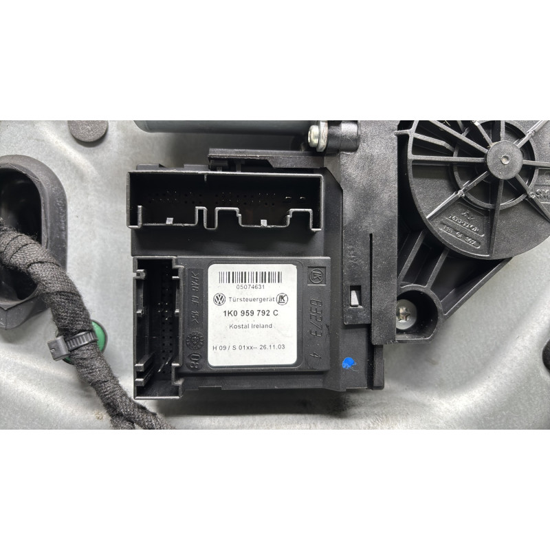 Leve vitre electrique avant droit VOLKSWAGEN TOURAN 1 Photo n°7
