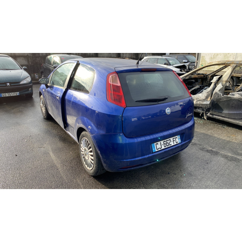 Pare choc avant FIAT PUNTO EVO 3 Photo n°10
