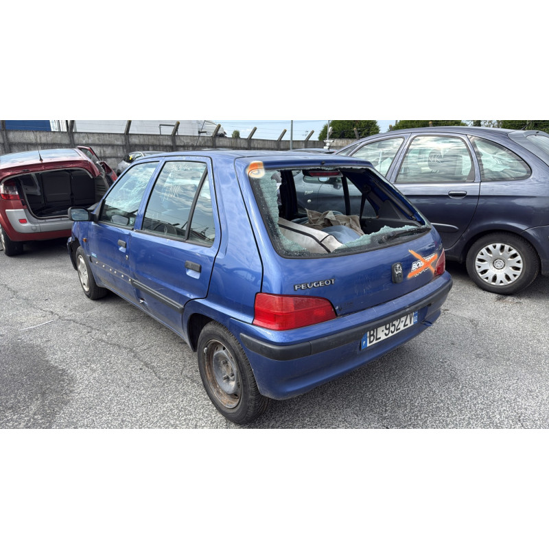 Vitre arriere gauche PEUGEOT 106 Photo n°8