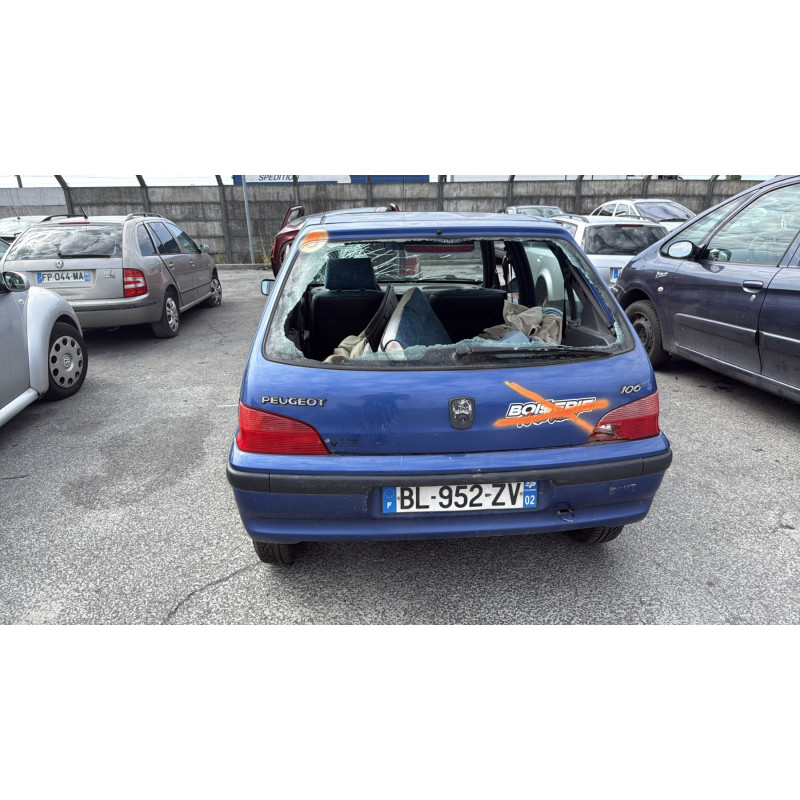 Vitre arriere gauche PEUGEOT 106 Photo n°9