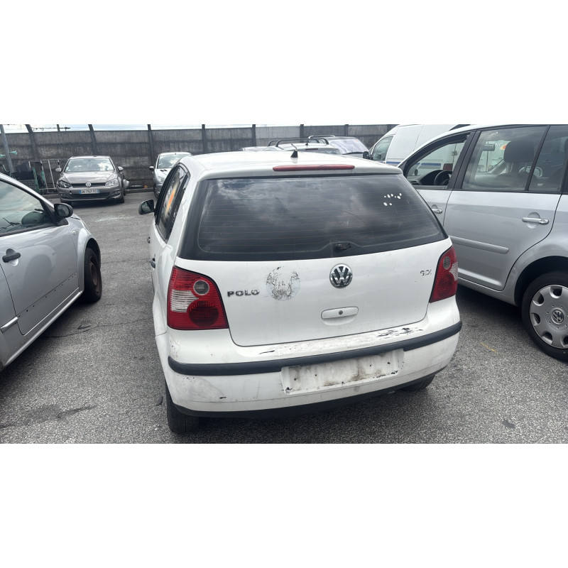Attache ceinture avant droit VOLKSWAGEN POLO 4 Photo n°8