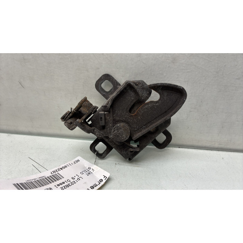 Fermeture de capot FIAT STILO Photo n°1
