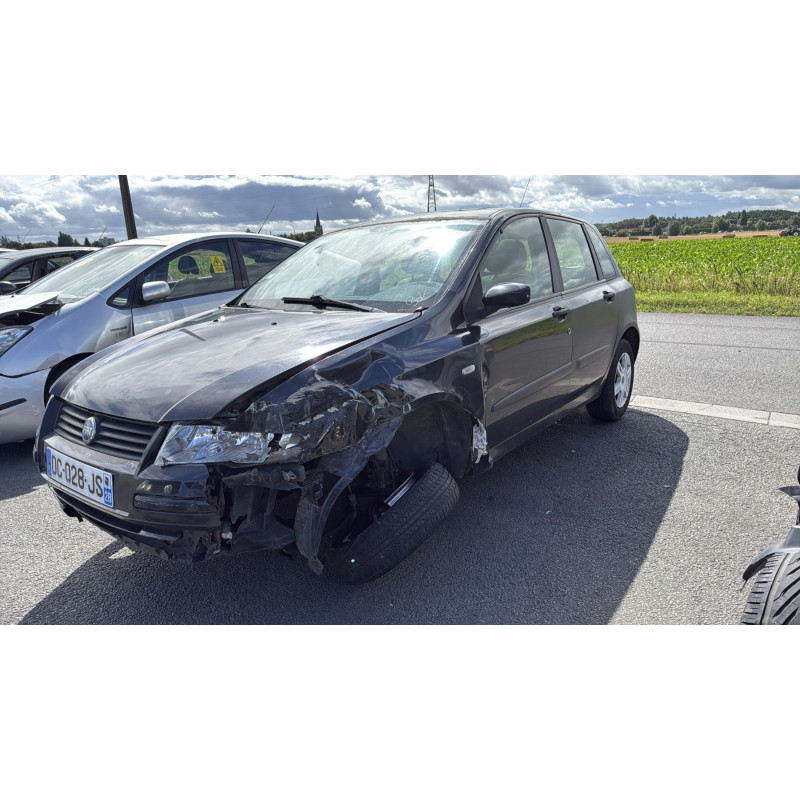 Fermeture de capot FIAT STILO Photo n°4
