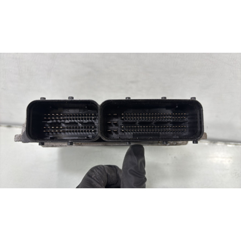 Calculateur moteur VOLKSWAGEN PASSAT 6 Photo n°3
