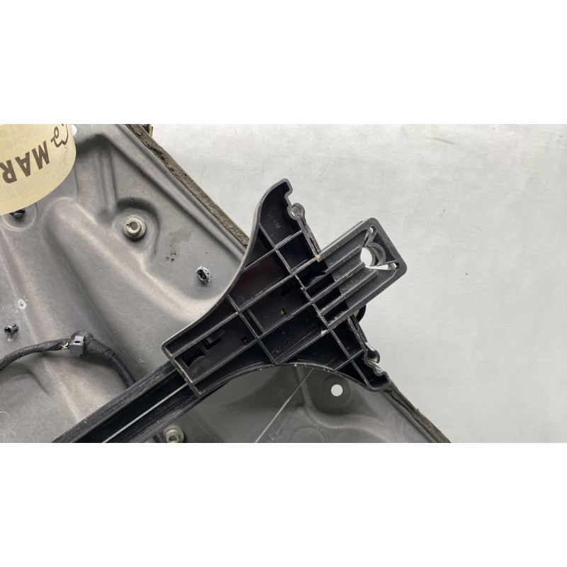 Leve vitre electrique arriere gauche VOLKSWAGEN GOLF 4 Photo n°2