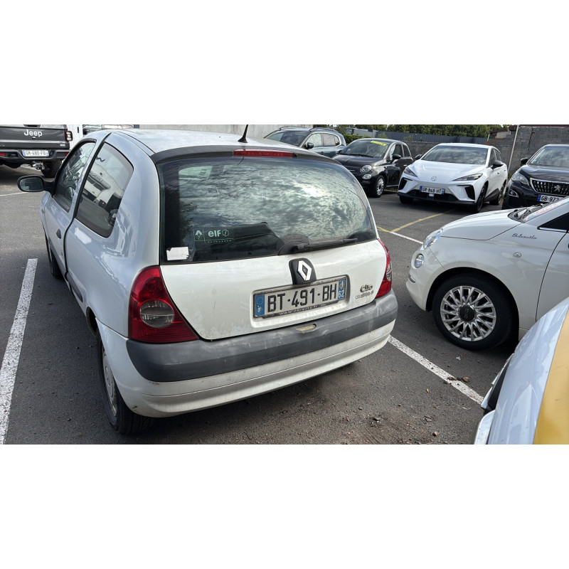 Vitre avant gauche RENAULT CLIO 2 CAMPUS Photo n°8