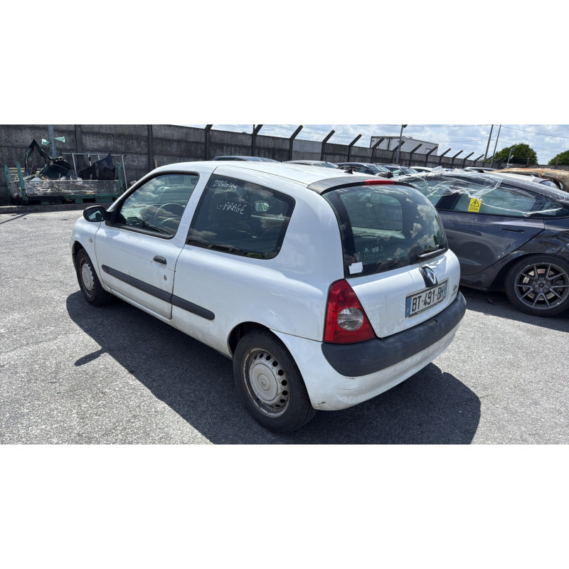 Vitre avant gauche RENAULT CLIO 2 CAMPUS Photo n°18