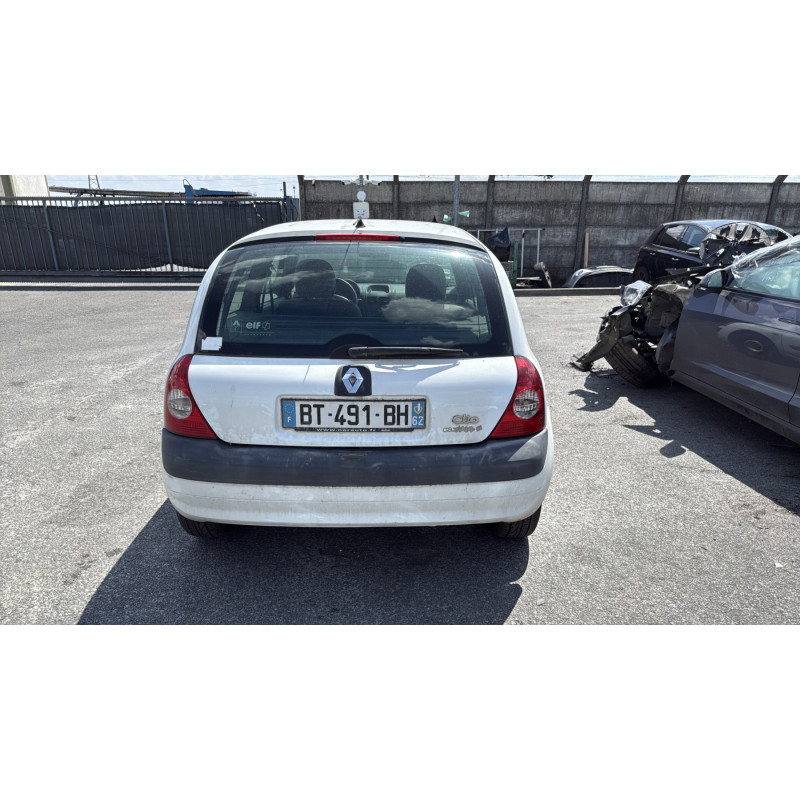 Vitre avant gauche RENAULT CLIO 2 CAMPUS Photo n°20