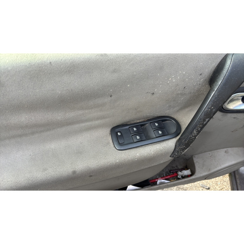 Feu arriere principal droit (feux) RENAULT SCENIC 2 Photo n°17