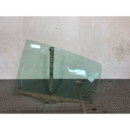 Vitre arriere gauche MERCEDES CLASSE B 245 Photo n°1
