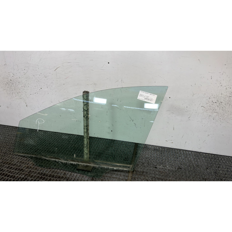 Vitre avant gauche MERCEDES CLASSE R 251 Photo n°3