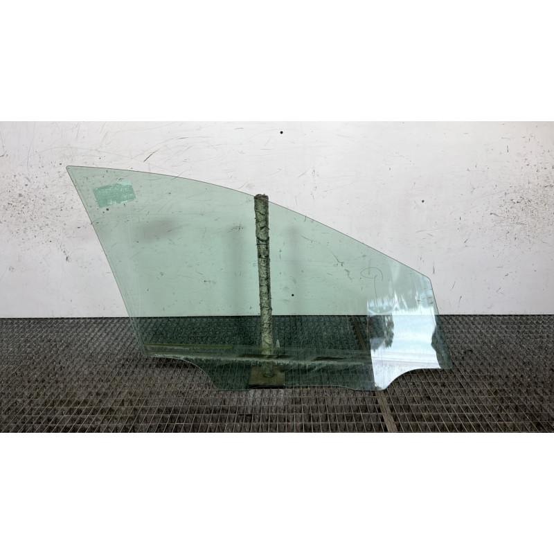 Vitre avant gauche MERCEDES CLASSE R 251 Photo n°4