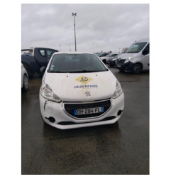 Poignee porte avant gauche PEUGEOT 208 1
