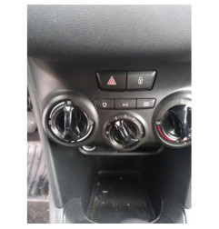 Poignee porte avant gauche PEUGEOT 208 1