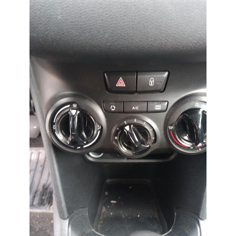 Poignee porte avant gauche PEUGEOT 208 1 Photo n°15