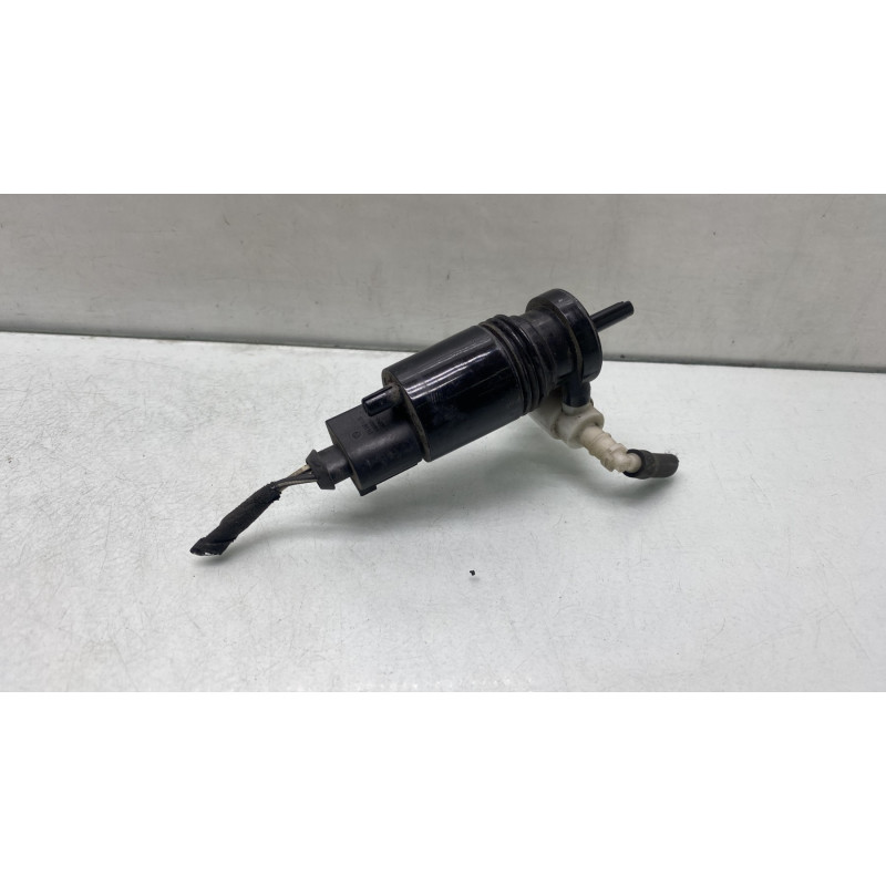 Pompe lave glace avant MERCEDES CLASSE R 251 Photo n°2