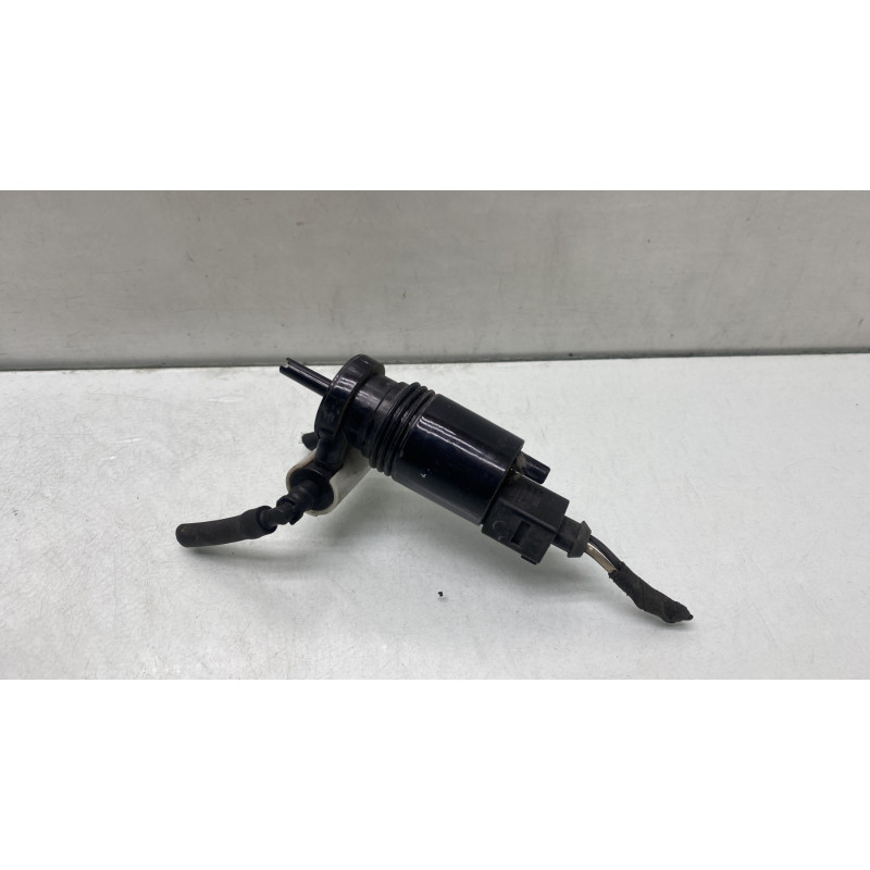 Pompe lave glace avant MERCEDES CLASSE R 251 Photo n°3