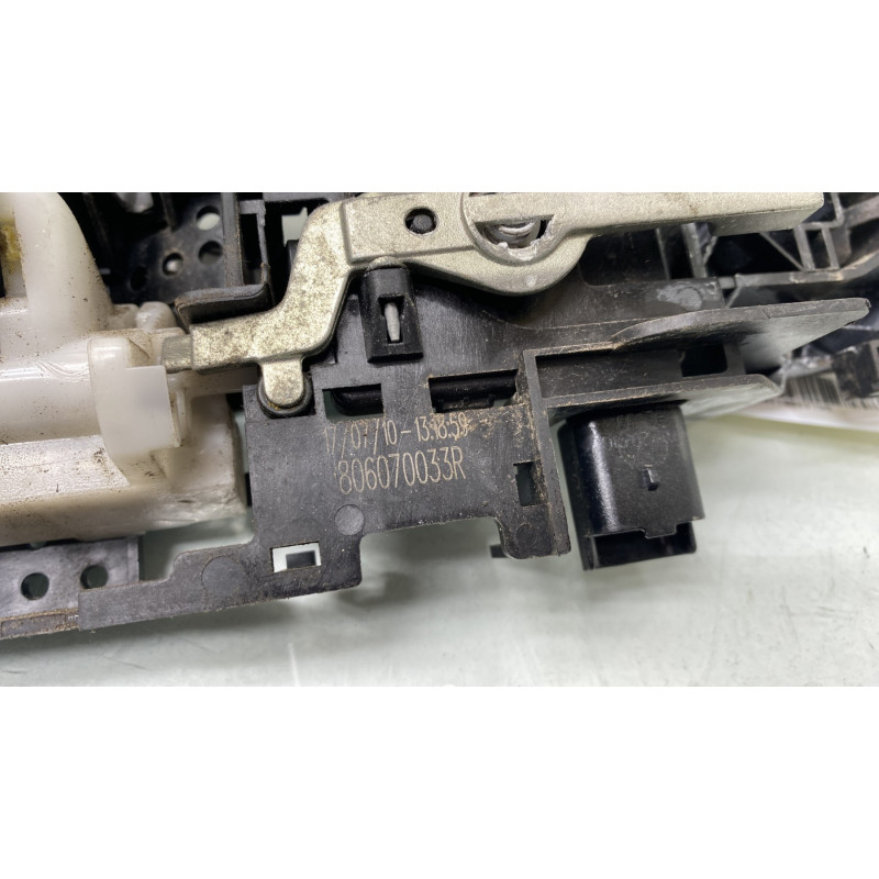 Poignee porte arriere gauche RENAULT SCENIC 3 Photo n°4
