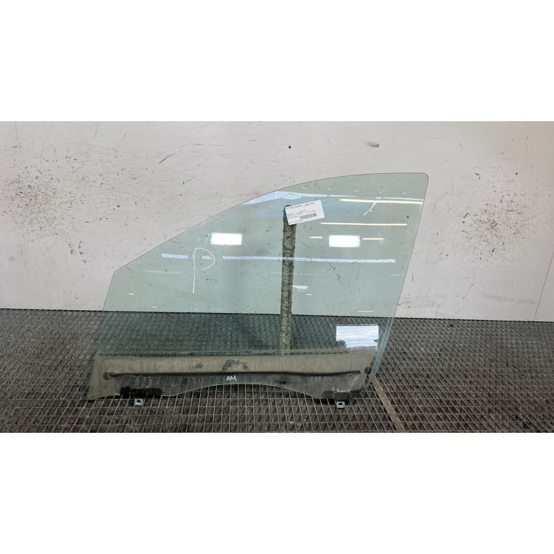 Vitre avant gauche RENAULT SCENIC 3 Photo n°1
