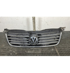 Calandre VOLKSWAGEN PASSAT 4 Photo n°1