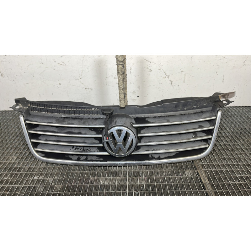 Calandre VOLKSWAGEN PASSAT 4 Photo n°1