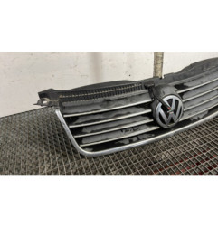 Calandre VOLKSWAGEN PASSAT 4