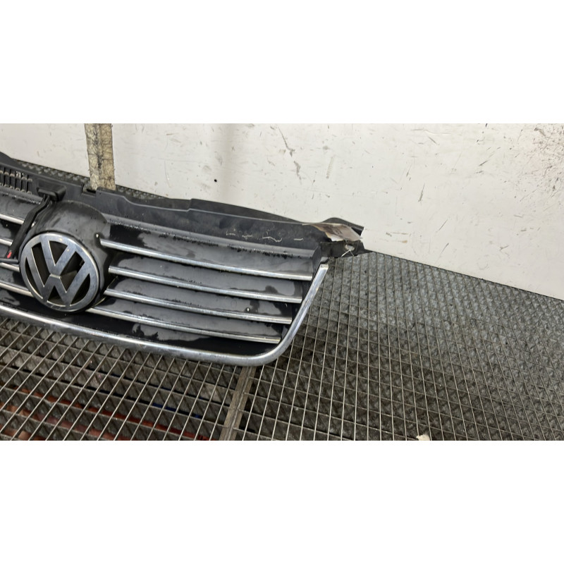 Calandre VOLKSWAGEN PASSAT 4 Photo n°3