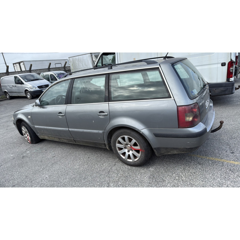Calandre VOLKSWAGEN PASSAT 4 Photo n°10