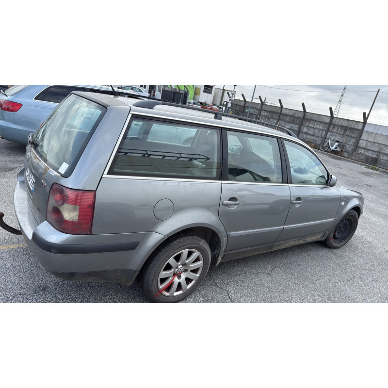 Calandre VOLKSWAGEN PASSAT 4 Photo n°11