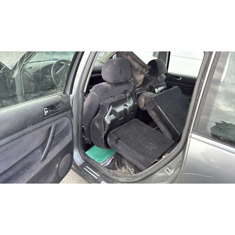 Calandre VOLKSWAGEN PASSAT 4 Photo n°17