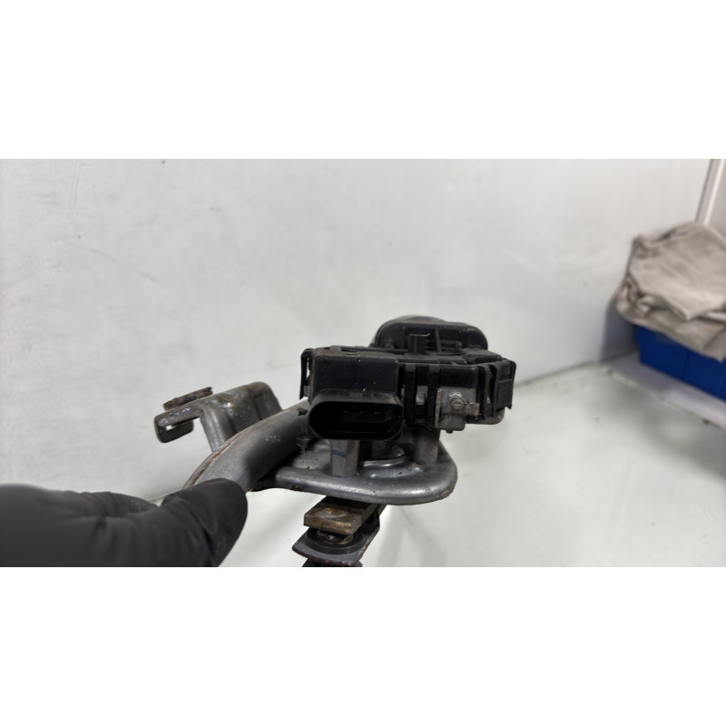 Moteur essuie glace avant VOLKSWAGEN PASSAT 4 Photo n°5