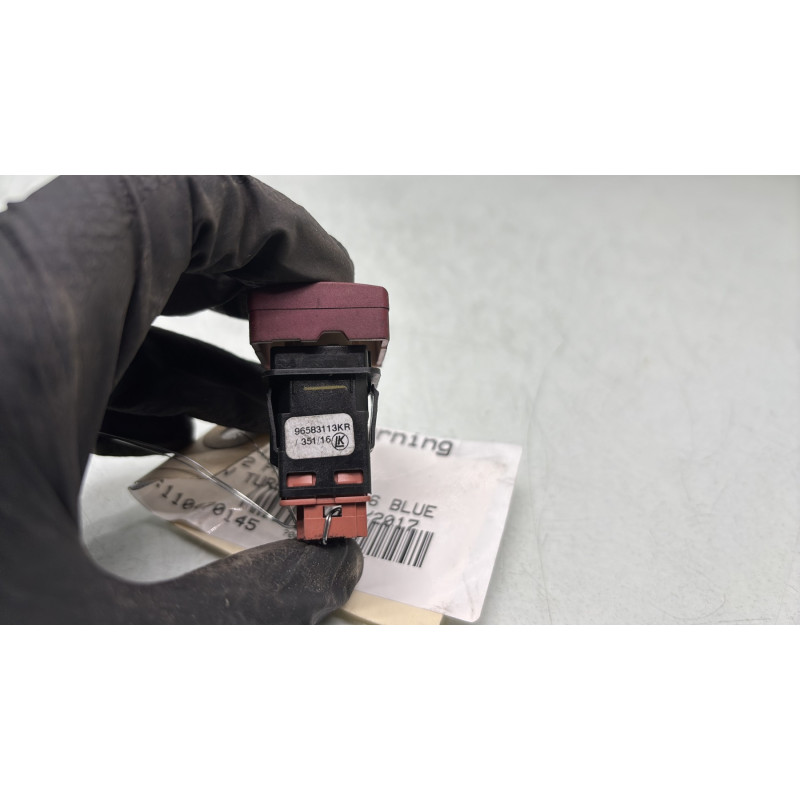 Bouton de warning PEUGEOT PARTNER 2 Photo n°4
