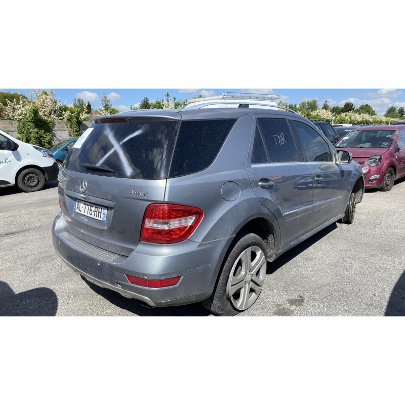 Custode arriere droit MERCEDES CLASSE M 164 Photo n°7