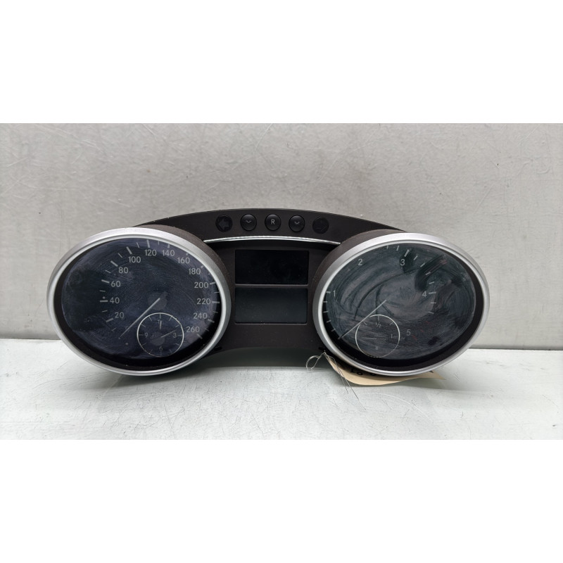Compteur MERCEDES CLASSE M 164 Photo n°1