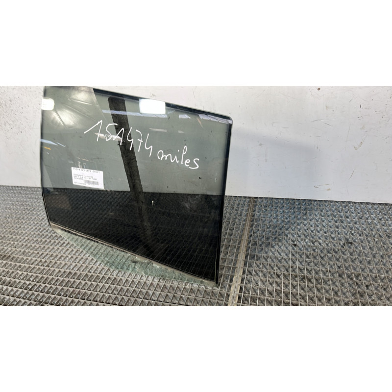 Vitre arriere droit VOLKSWAGEN GOLF 4 Photo n°2