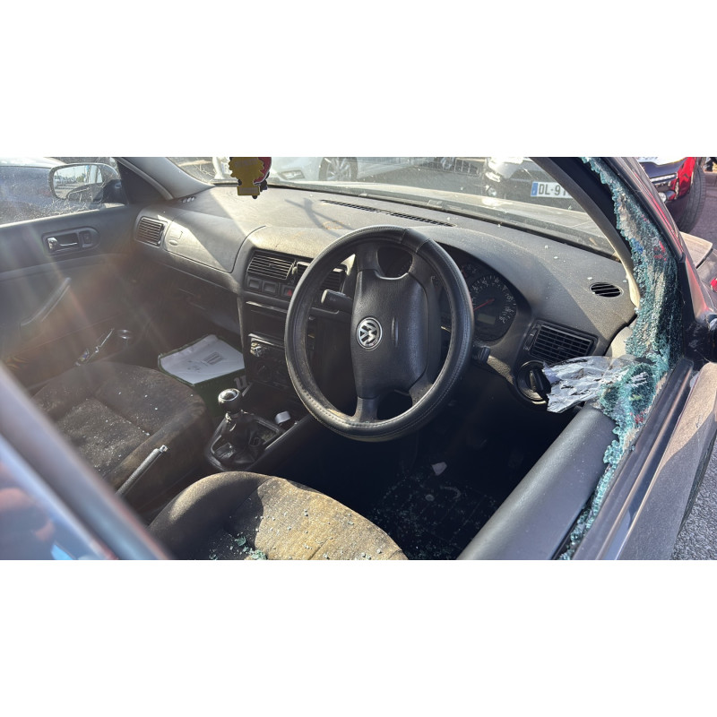 Vitre arriere droit VOLKSWAGEN GOLF 4 Photo n°13