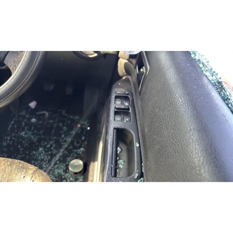 Vitre arriere droit VOLKSWAGEN GOLF 4 Photo n°14