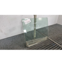 Vitre arriere droit SUZUKI SWIFT 3