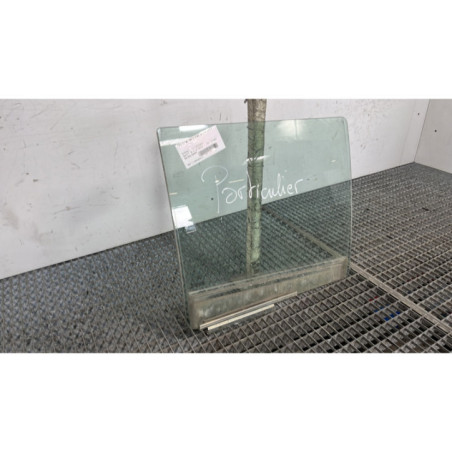 Vitre arriere droit SUZUKI SWIFT 3