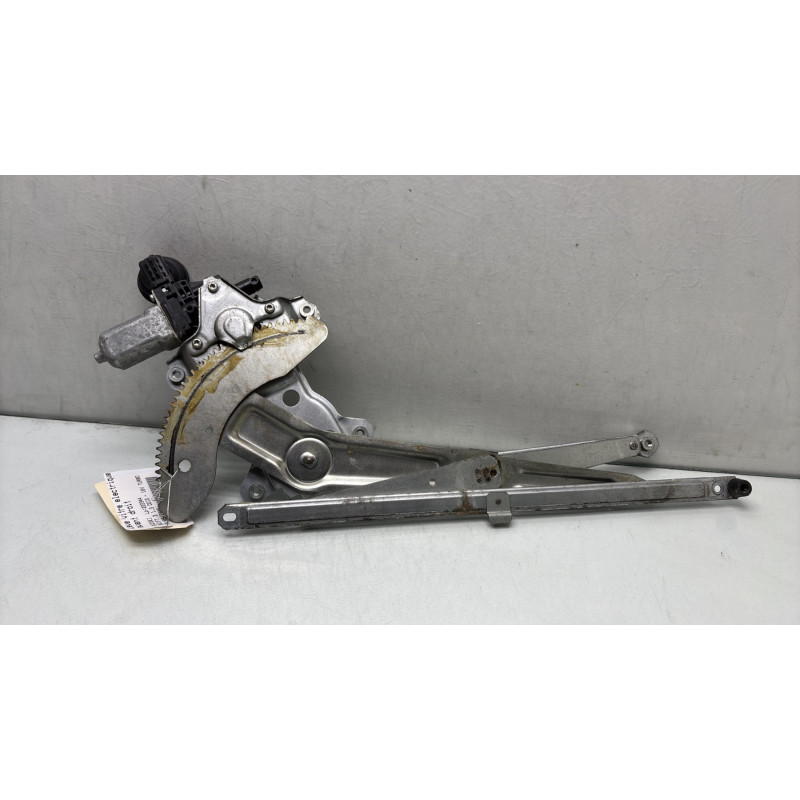 Leve vitre electrique avant droit SUZUKI SWIFT 3 Photo n°3