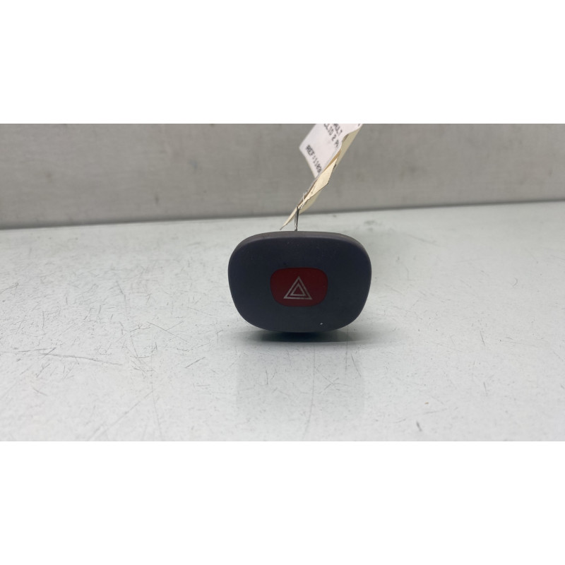 Bouton de warning RENAULT CLIO 2 Photo n°1