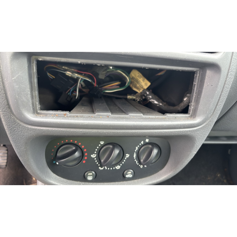 Bouton de warning RENAULT CLIO 2 Photo n°20