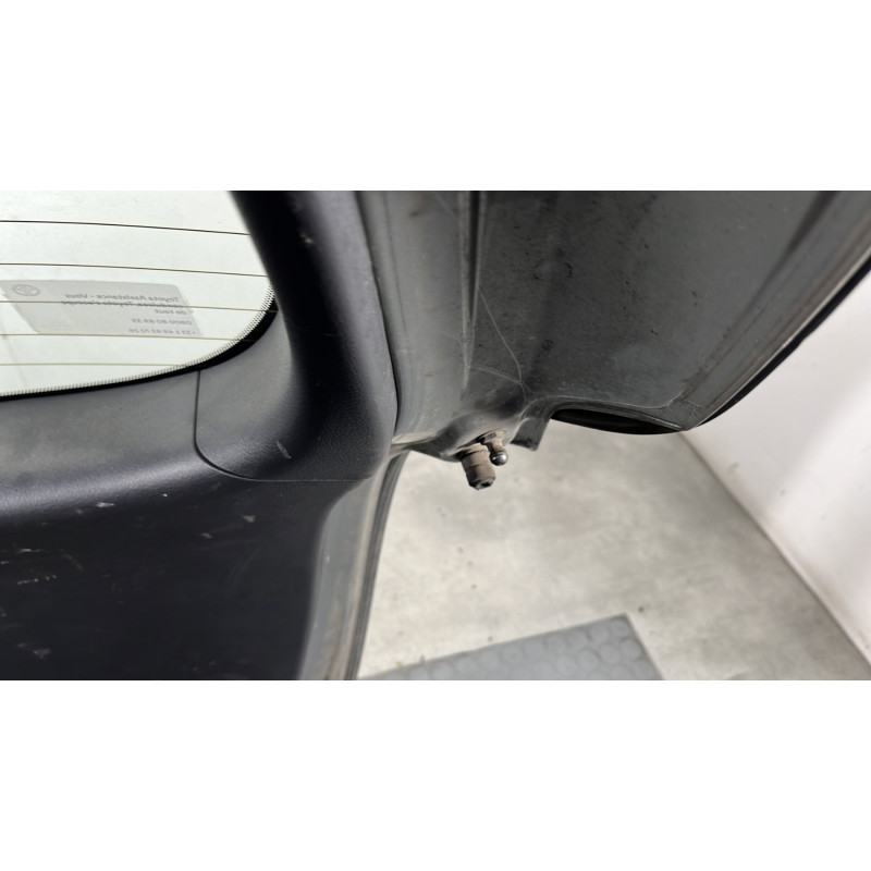 Malle/Hayon arriere TOYOTA VERSO Photo n°8