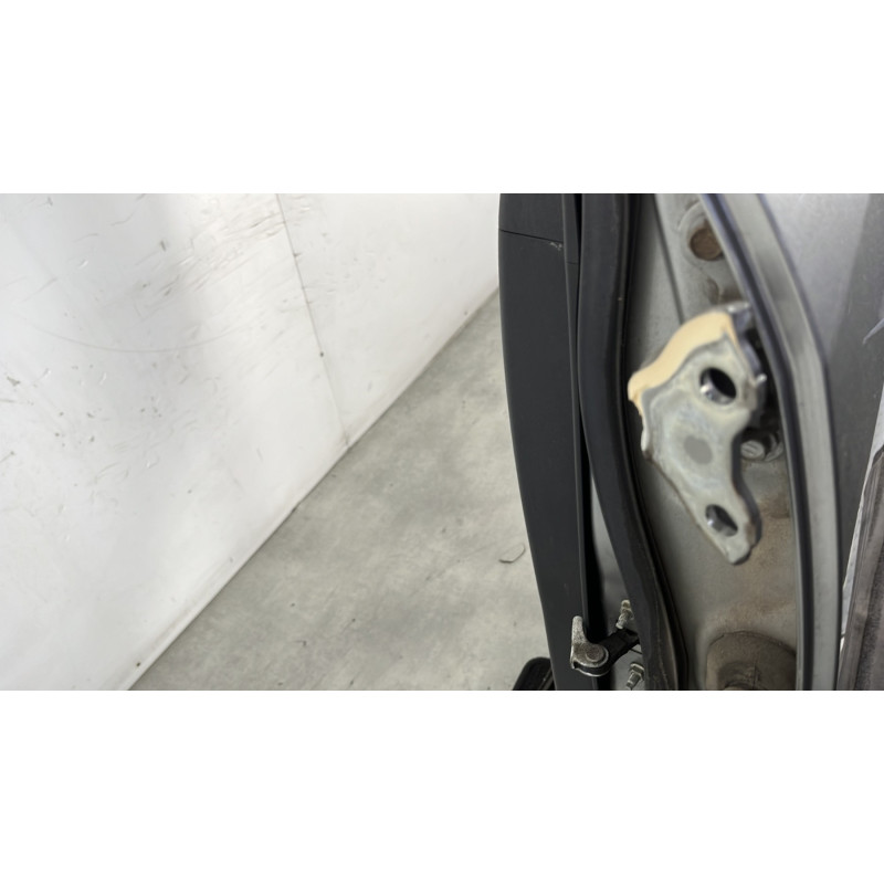 Porte arriere gauche TOYOTA VERSO Photo n°3
